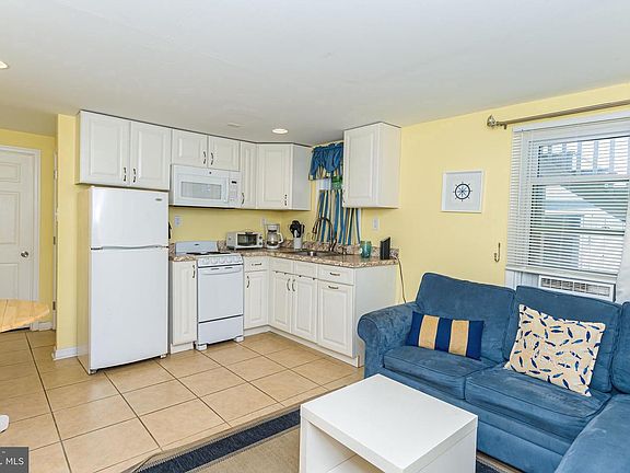 2nd image of 205 5th St Unit 39