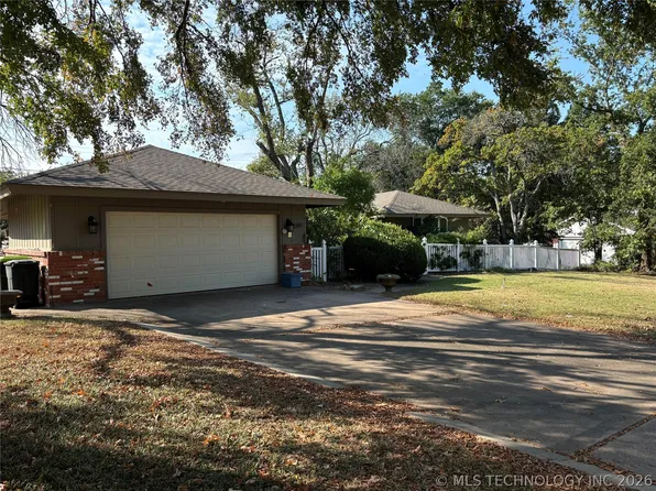 2011 E 13th St, Ada, OK 74820