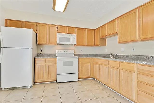 1729 Newport Pl #9 — Photo 7
