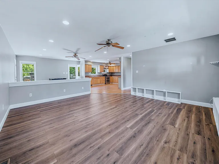 5 Comet Ct — Photo 4