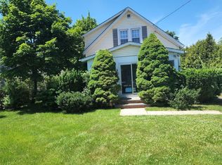 413 Kratoville Ave, Riverhead, NY 11901