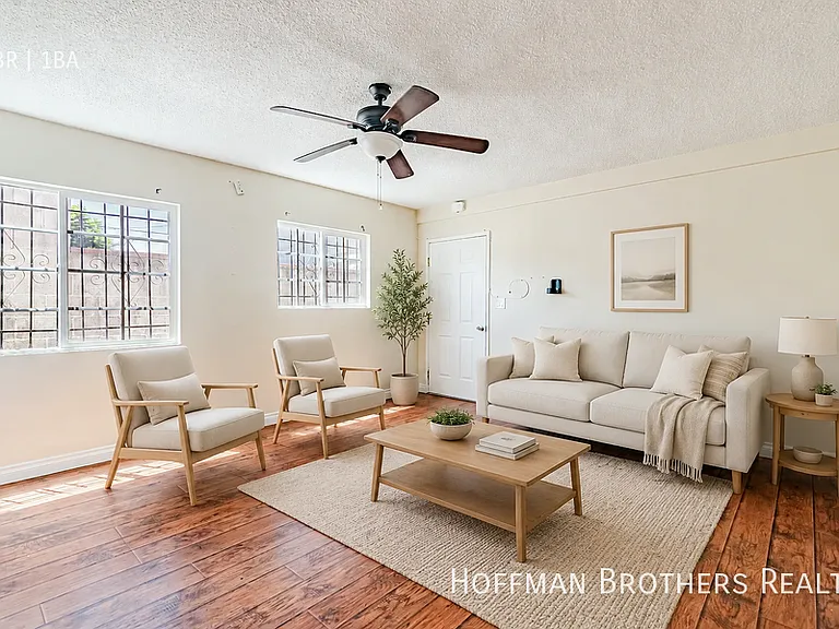 1222 3/4 W 109th Pl — Photo 1