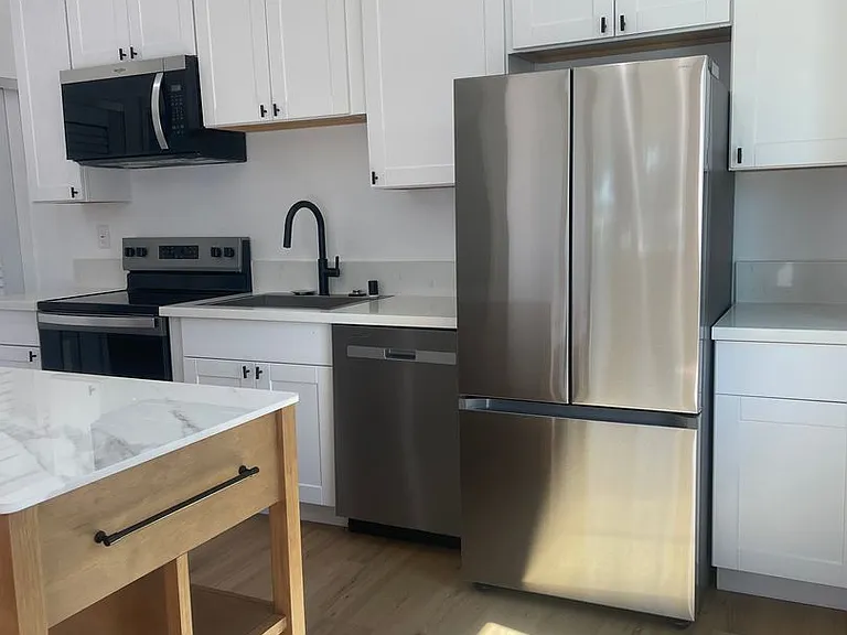 240 White Rd — Photo 17