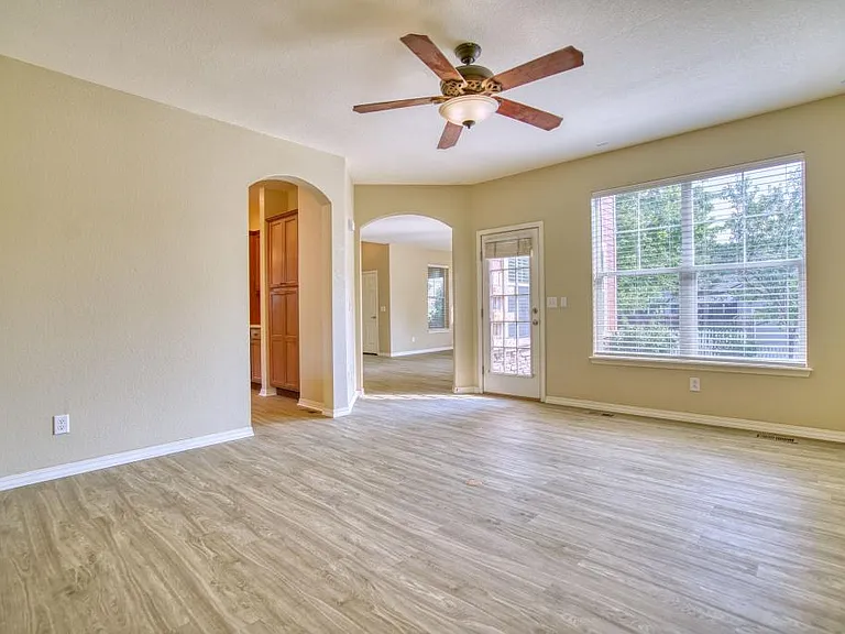 2370 Windmill Dr — Photo 12