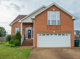 229 Lone Oak Dr, White House, TN 37188