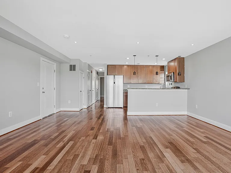911 Kennedy St NW #11B — Photo 6