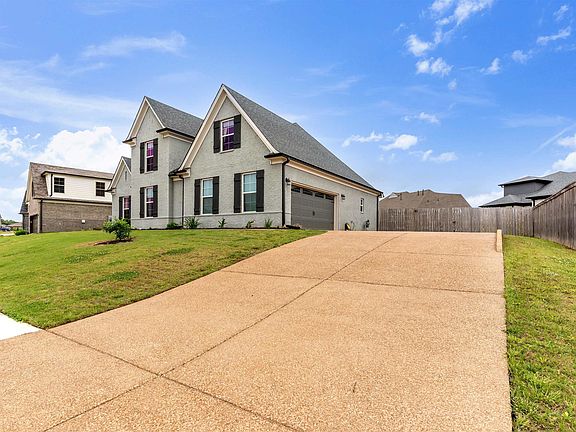 2nd image of 75 Laurel Wood Ln