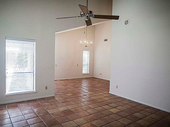 3rd image of 2608 Yost Blvd