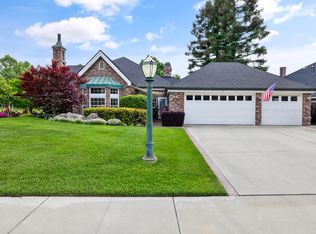 2547 E Hillcrest Ct, Visalia, CA 93292
