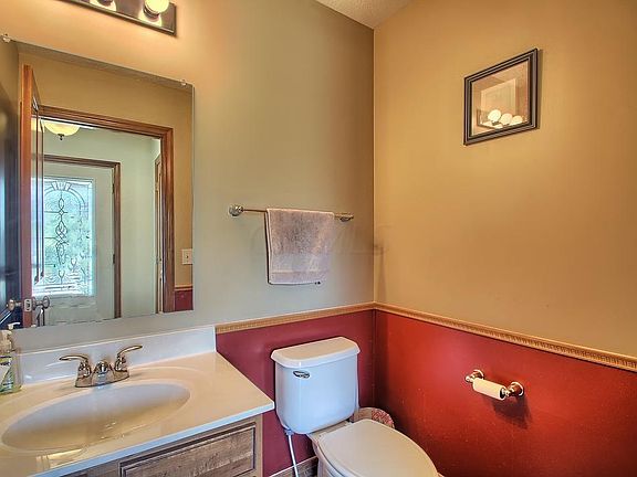 3rd image of 112 Glen Crossing Dr