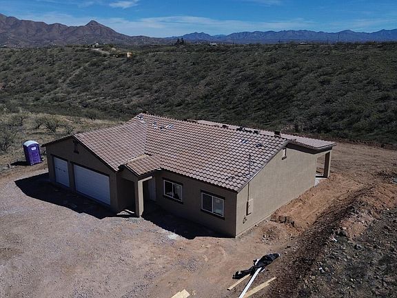2nd image of 733 Calle Lukas
