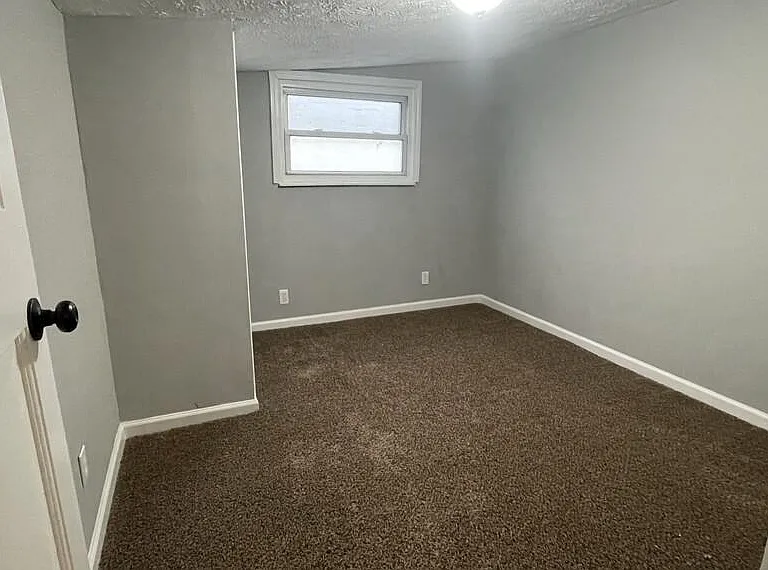 2228 Liberty St — Photo 8
