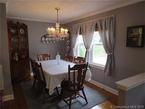 4th image of 76 Hillcrest Ave
