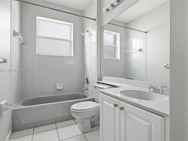 575 SE 29th Dr #0 — Photo 19