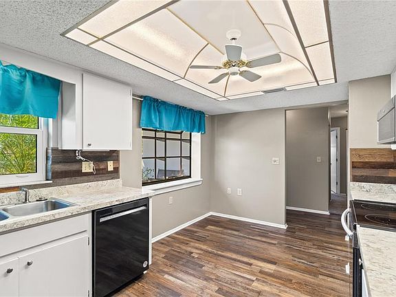 5th image of 10616 Springwood Dr