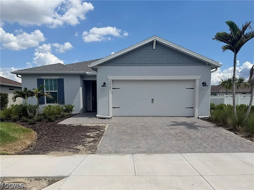 3 bed, 3.0 bath, 2163 sqft, $3,000 — Photo 1