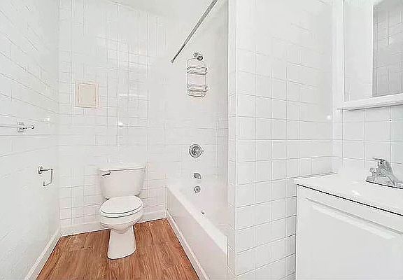 3rd image of 252 E 32nd St APT 3N