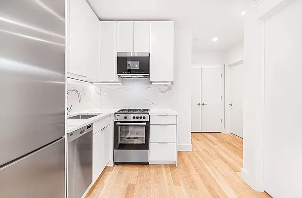 Rented by REAL New York | media 31