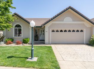 821 Cherryhill Trl, Redding, CA 96003