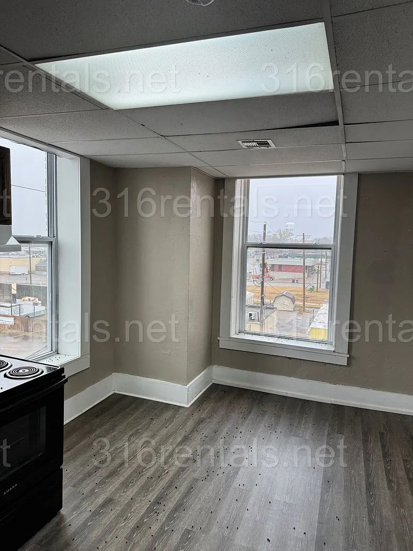 State Street Apartments — Photo 3