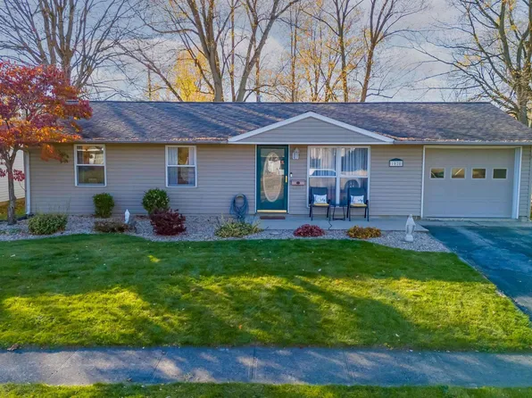 1028 Indian Hills Dr, Wabash, IN 46992