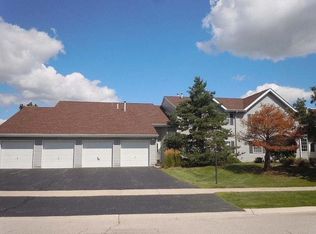 66 Gant Cir, Streamwood, IL 60107