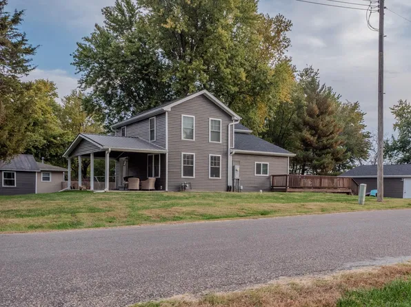 402 N Fulton St, Payson, IL 62360