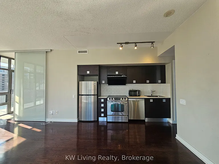 33 Charles St E #1305 — Photo 2