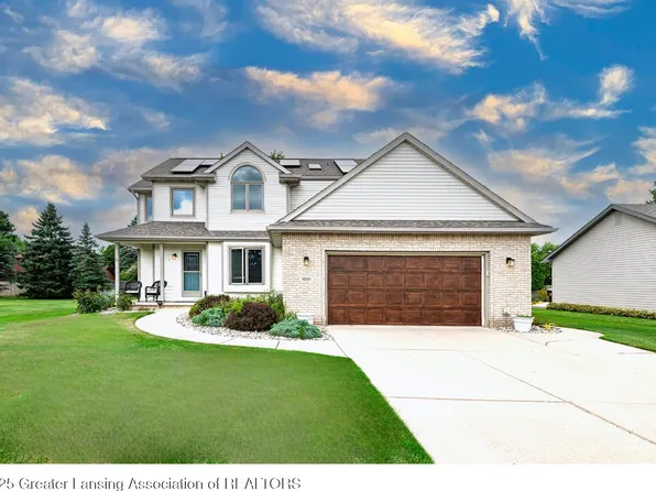 1001 Flickerham Dr, Grand Ledge, MI 48837