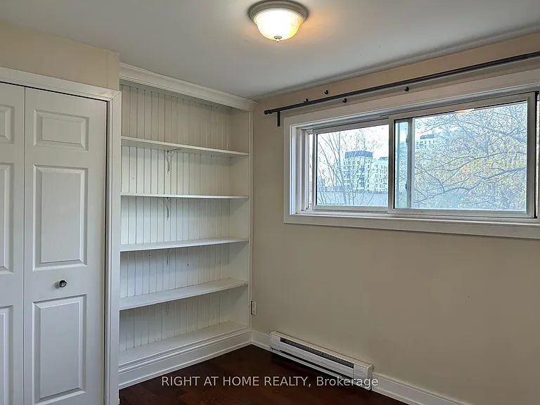1666 Queen St E #2 — Photo 12