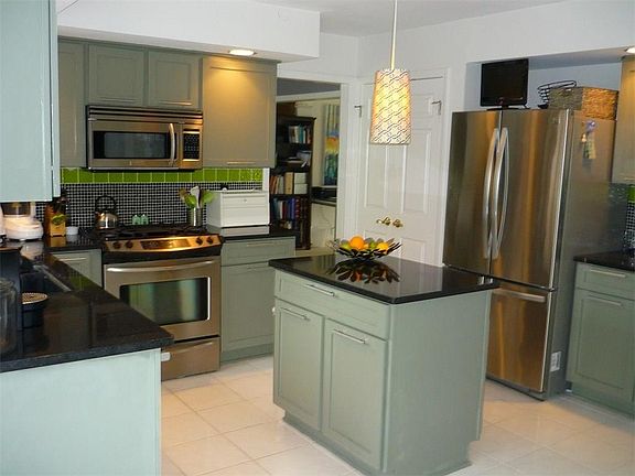 5th image of 5 Westin Ct