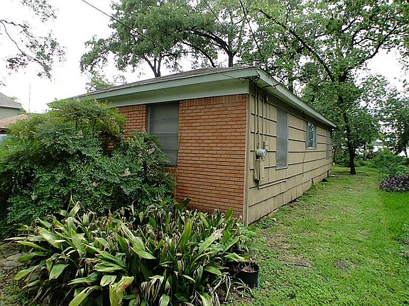 Build your own home in convenient  West Houston neighborhood.