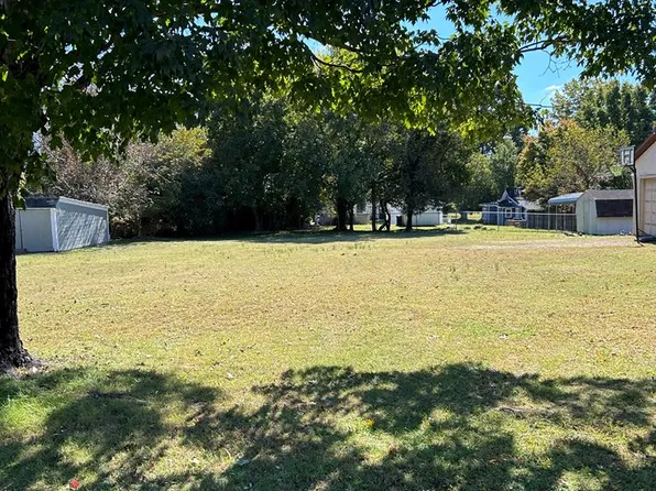 823/821 Hughes St, Danville, VA 24541