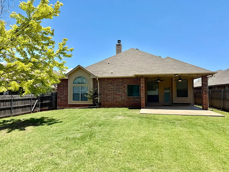 613 Oak Creek Dr — Photo 23