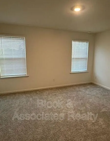 2040 Oakdale Dr — Photo 29