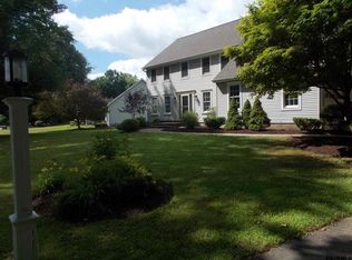 7 Evergreen Ct, Burnt Hills, NY 12027