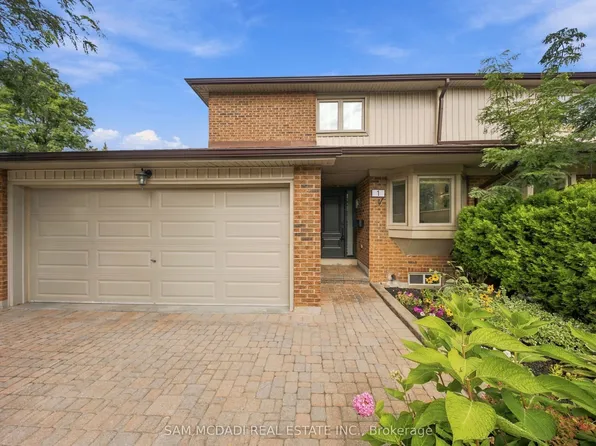 1160 Walden Cir #1, Mississauga, ON L5J 4J9