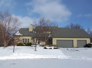 3980 Stratford Rdg, Excelsior, MN 55331
