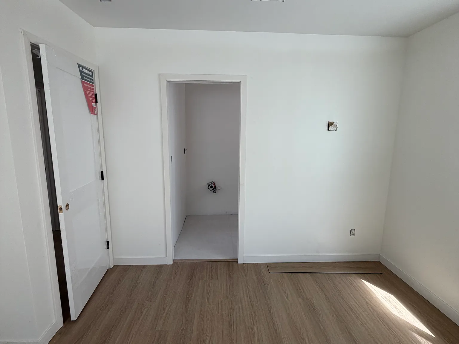 3 bed, 1100 sqft, $5,500 — Photo 4