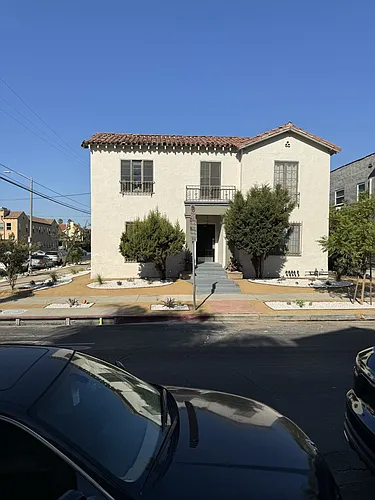 Curson Apartments...Newly remodeled...Brand New Kitchen...CALL NOW!! Photo 1