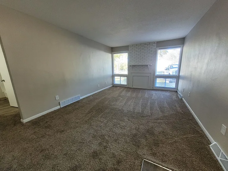 4613-4615 Southeast 3rd Court — Photo 6