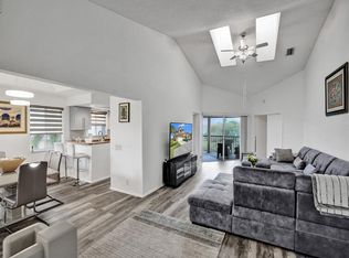 23157 Fountain Vw APT B, Boca Raton, FL 33433