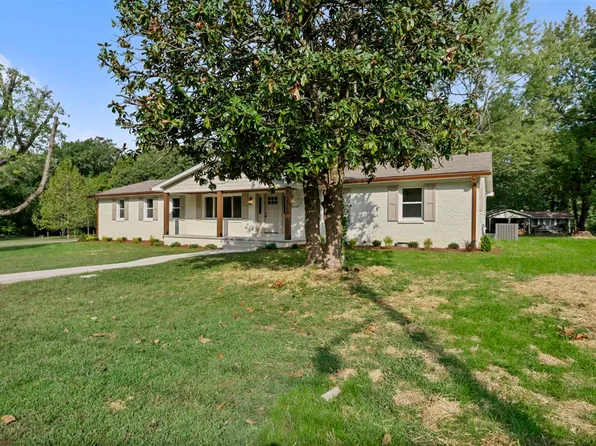 460 Hilltop Trl, Bowling Green, KY 42101