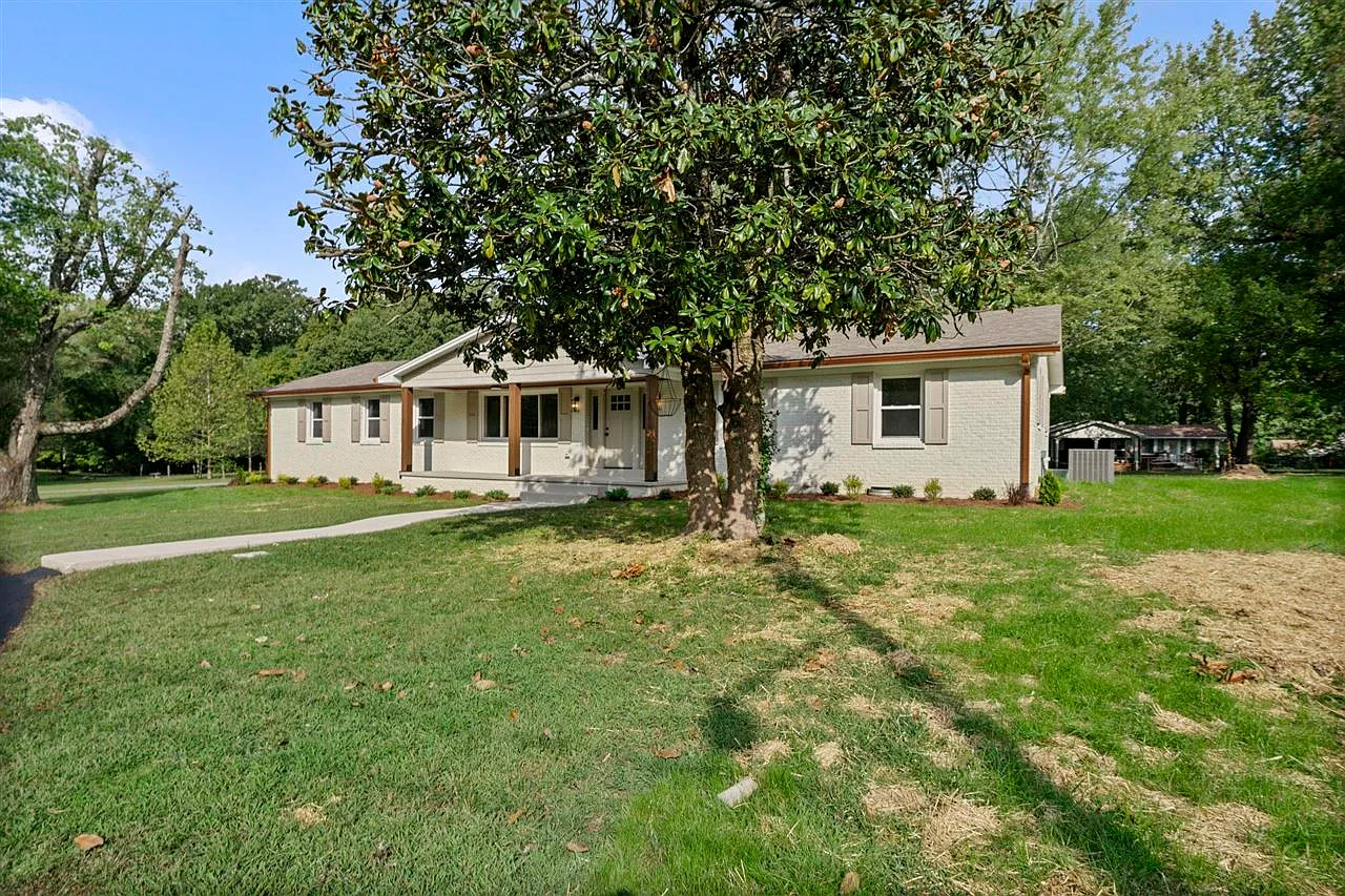 460 Hilltop Trl photo 1