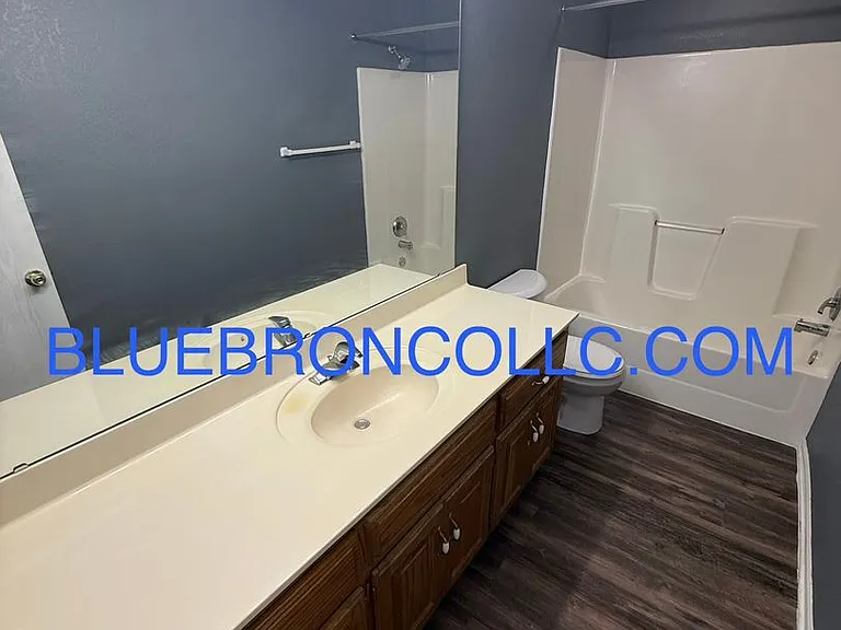 621 Willow Ln #B — Photo 8