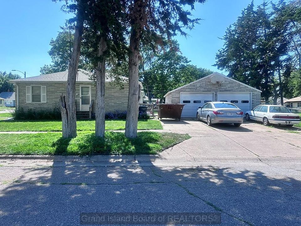 2nd image of 2404 W 7th St