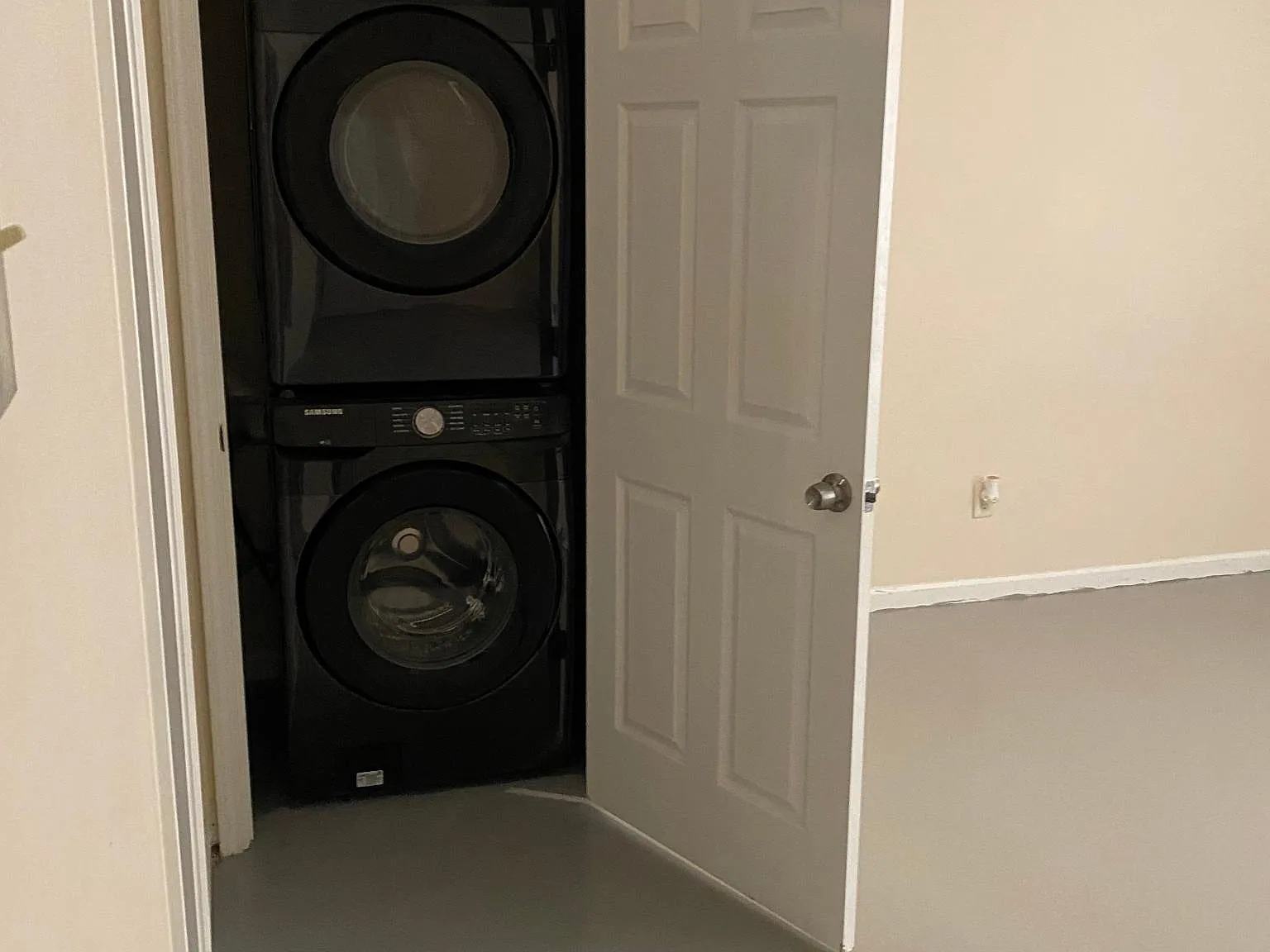 206 Martinez Dr — Photo 2