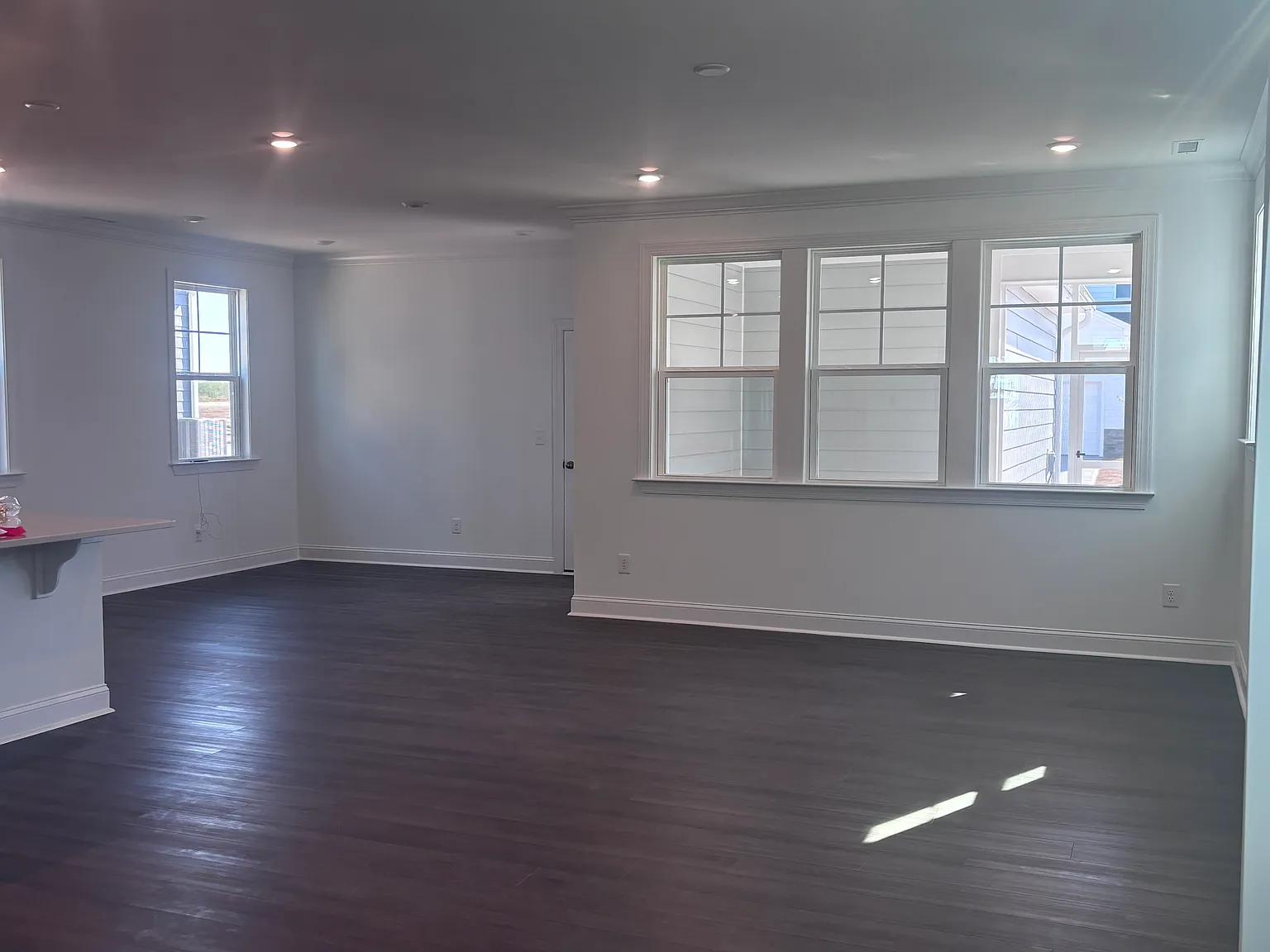 4 bed, 2300 sqft, $2,390 — Photo 4