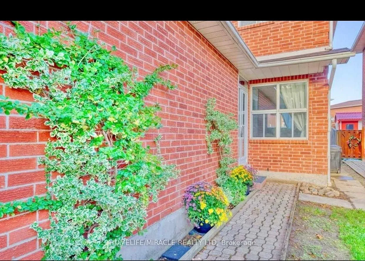 3 bed, $2,850 — Photo 1