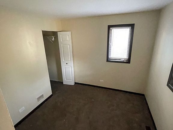 5th image of 718 Myrtle St